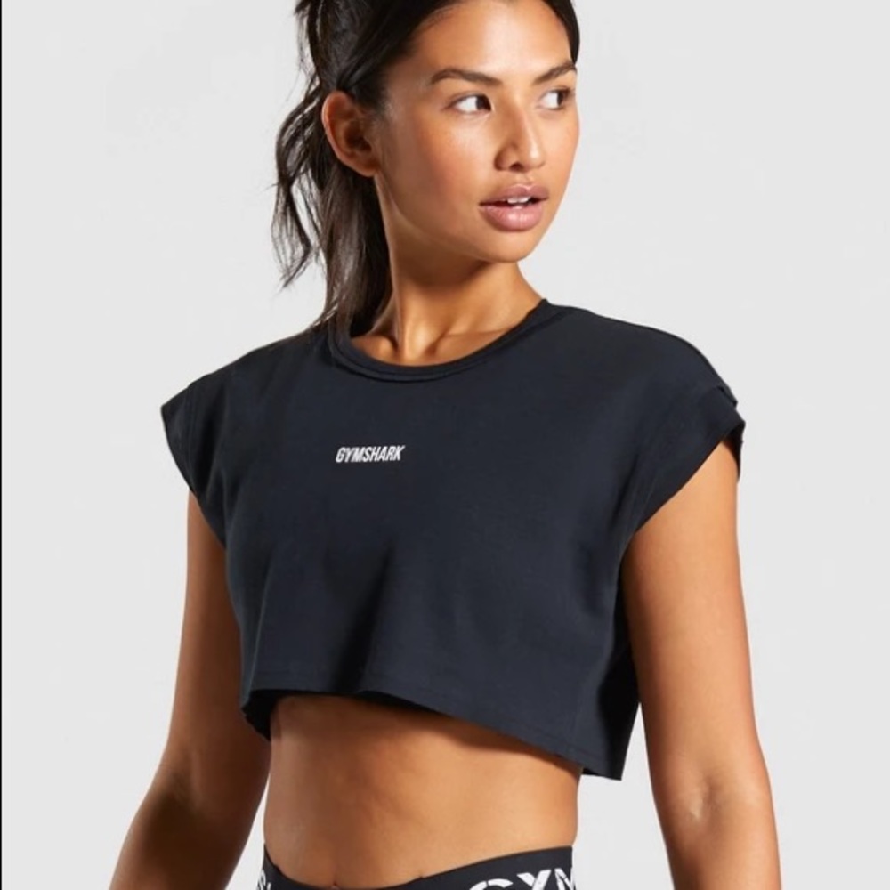 Gymshark legacy crop top black